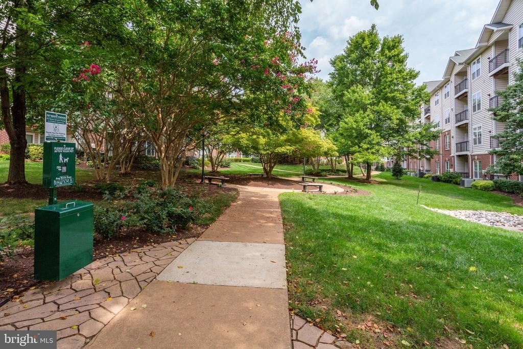1591 Spring Gate Drive - Photo 34