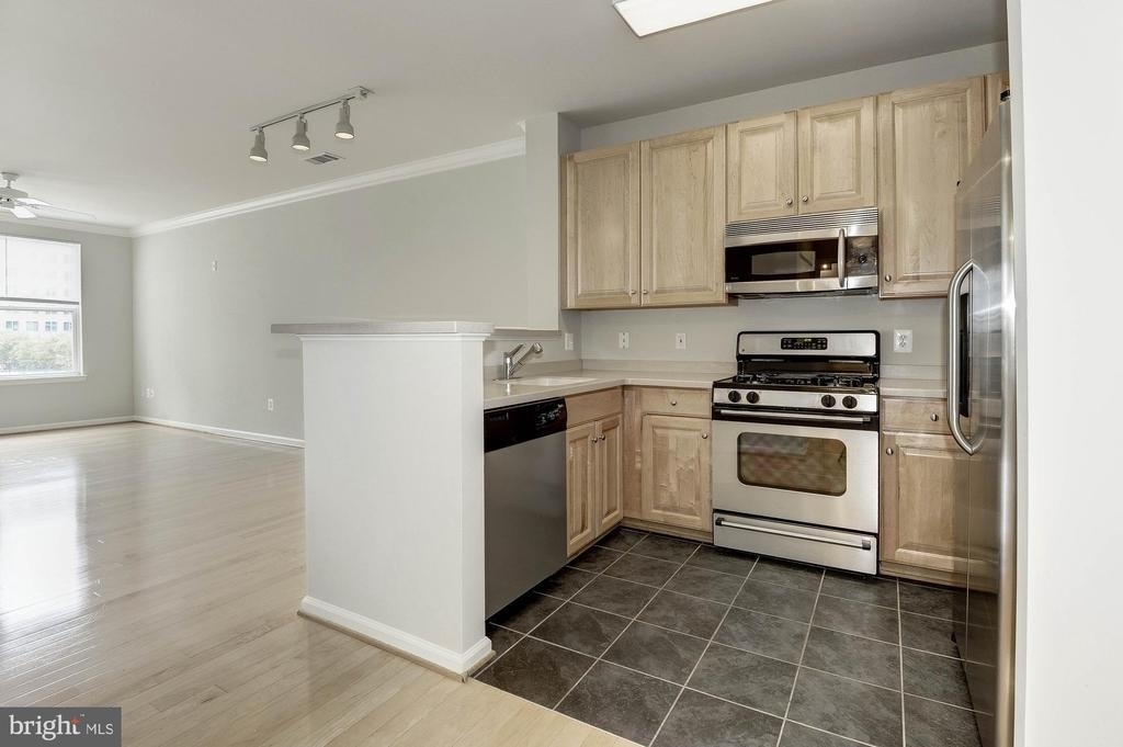 12001 Market Street - Photo 7