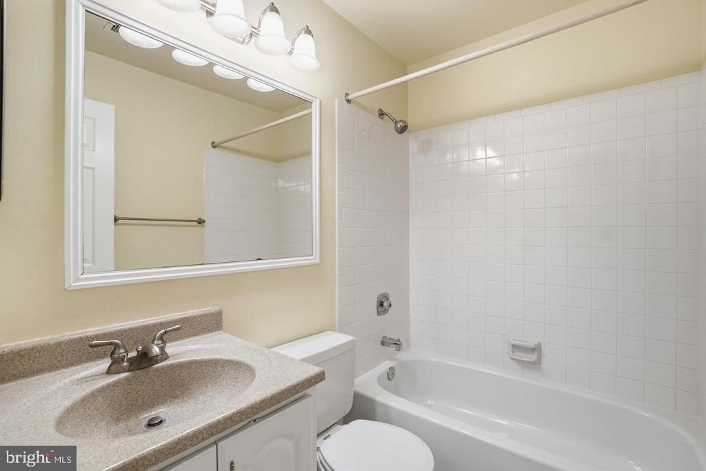 2391 Hunters Square Court - Photo 19