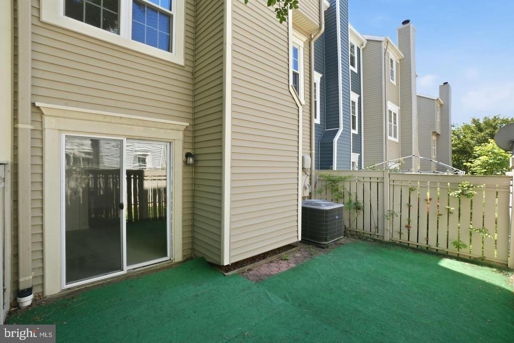 2391 Hunters Square Court - Photo 22