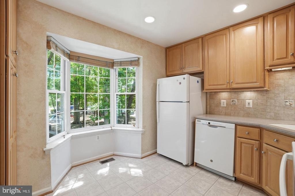 2391 Hunters Square Court - Photo 5