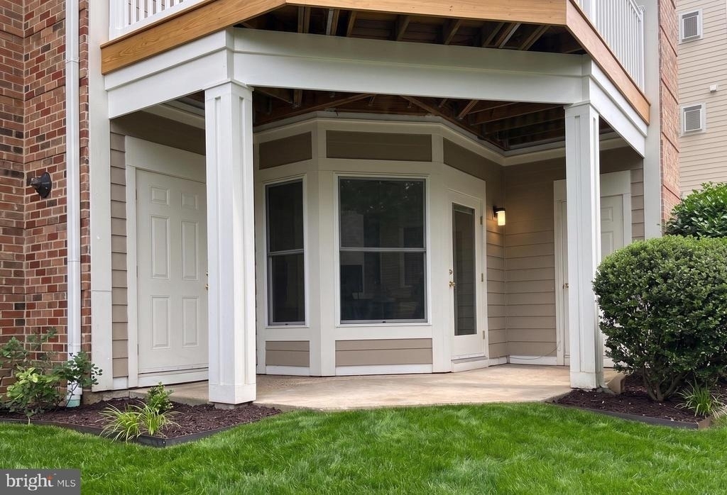 12919 Alton Square - Photo 17
