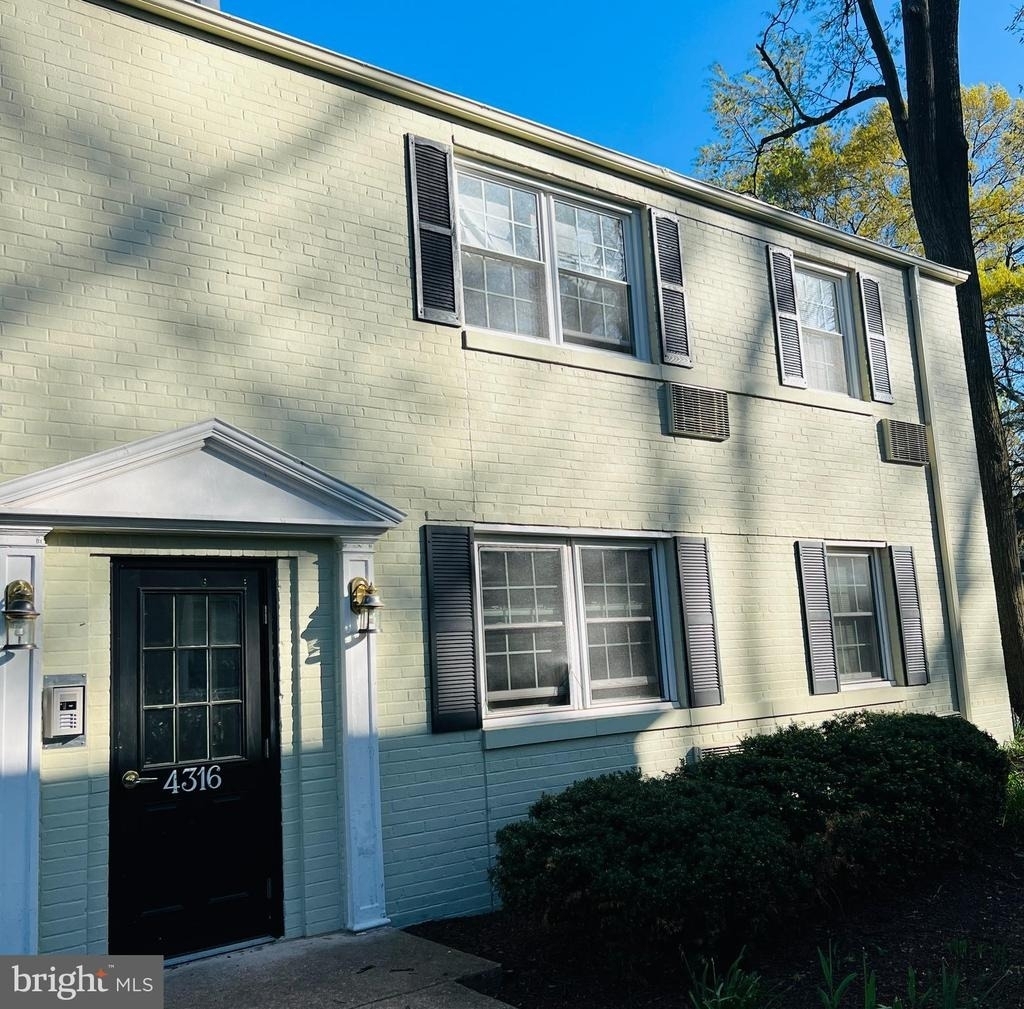 4316 N Pershing Drive - Photo 2