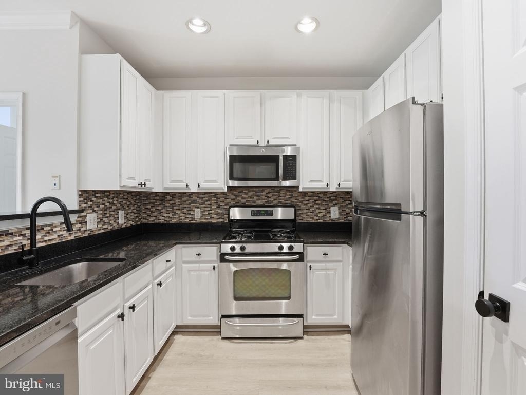 2301 25th Street S - Photo 6
