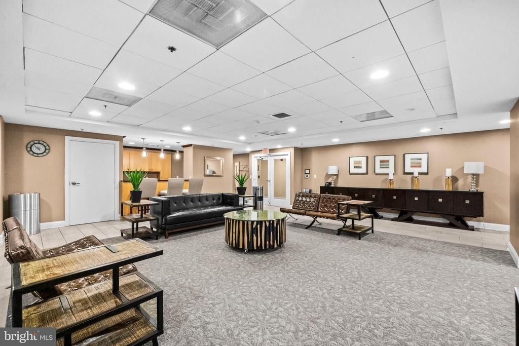1020 N Highland Street - Photo 33