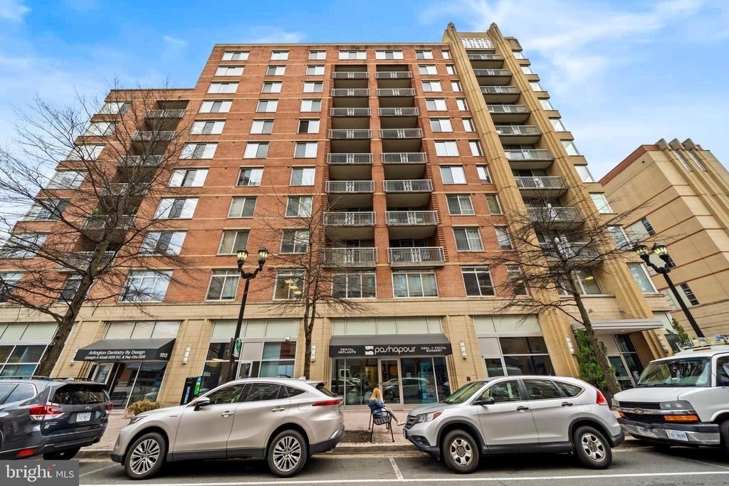1020 N Highland Street - Photo 1