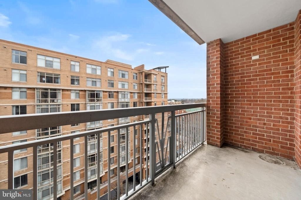 1020 N Highland Street - Photo 24