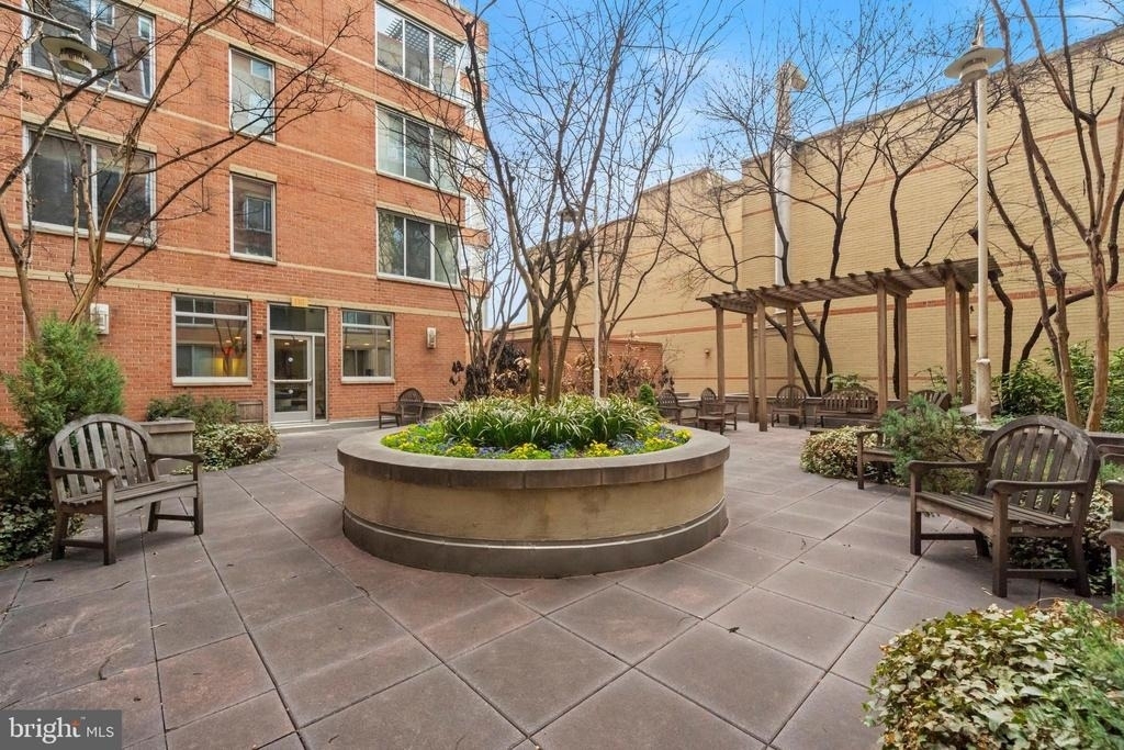 1020 N Highland Street - Photo 35