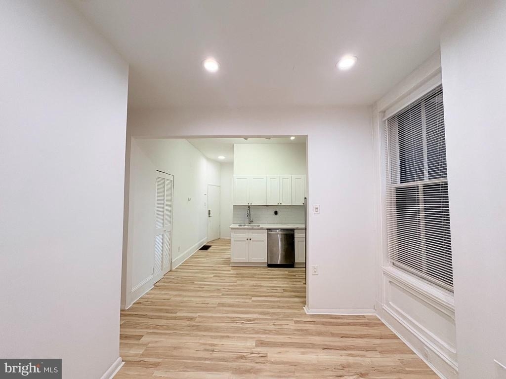 1904 Fairmount Avenue - Photo 4