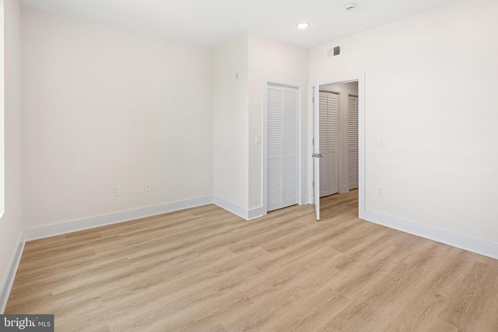 5217 Warren Street - Photo 8