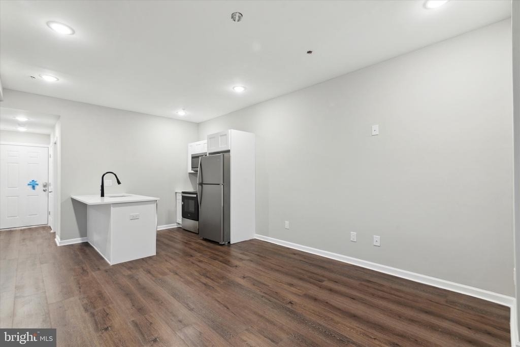 1230 N Marshall Street - Photo 9