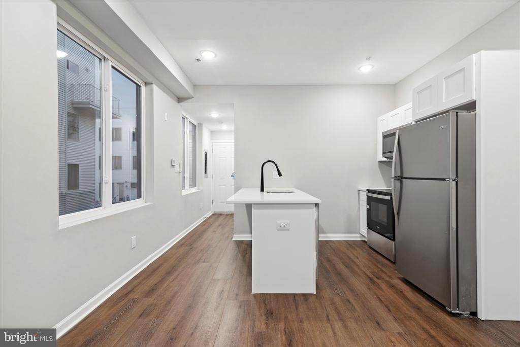 1230 N Marshall Street - Photo 4