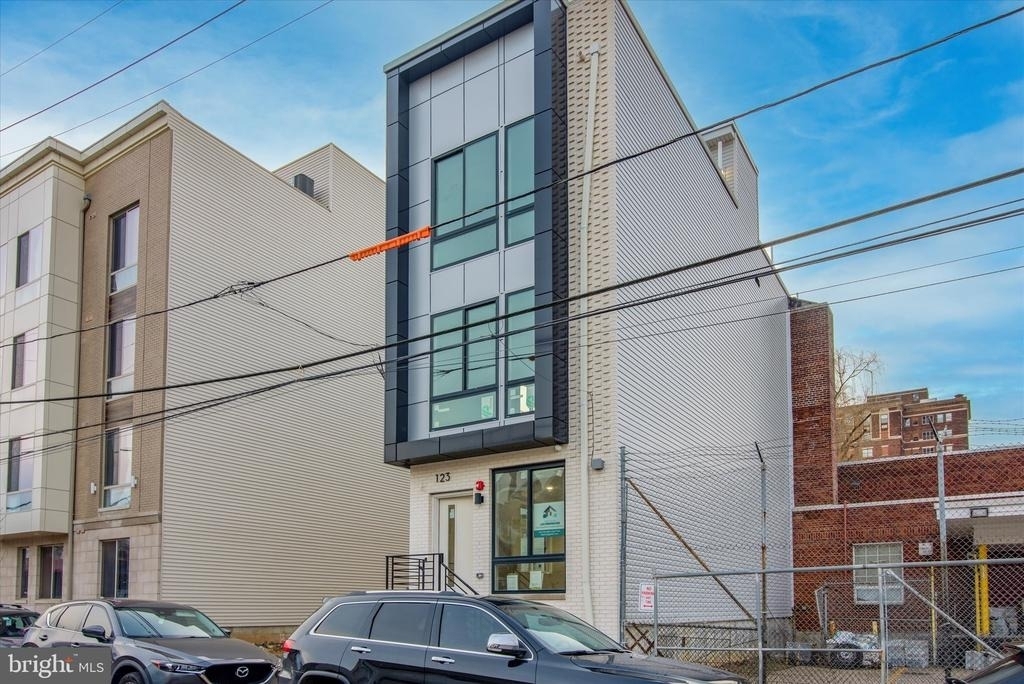 1230 N Marshall Street - Photo 11