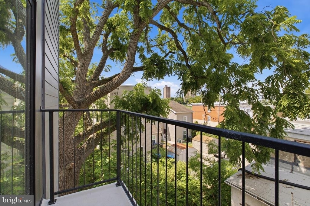 613 N Brooklyn Street - Photo 5