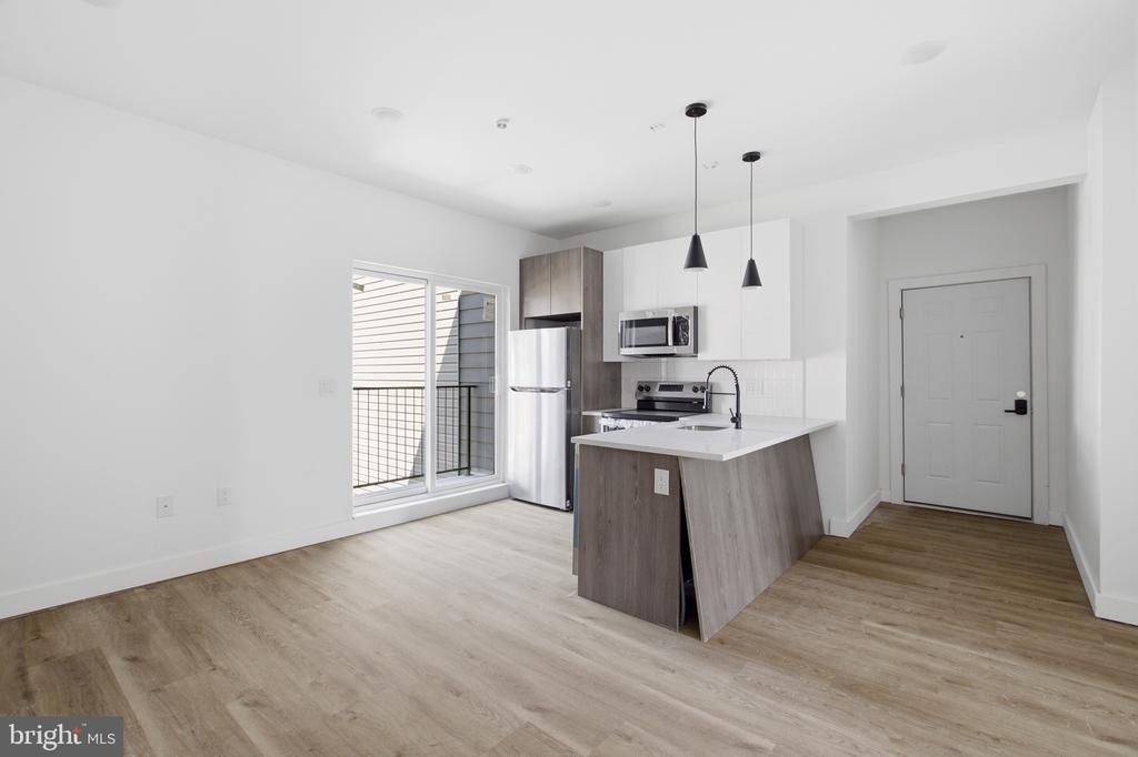 613 N Brooklyn Street - Photo 1