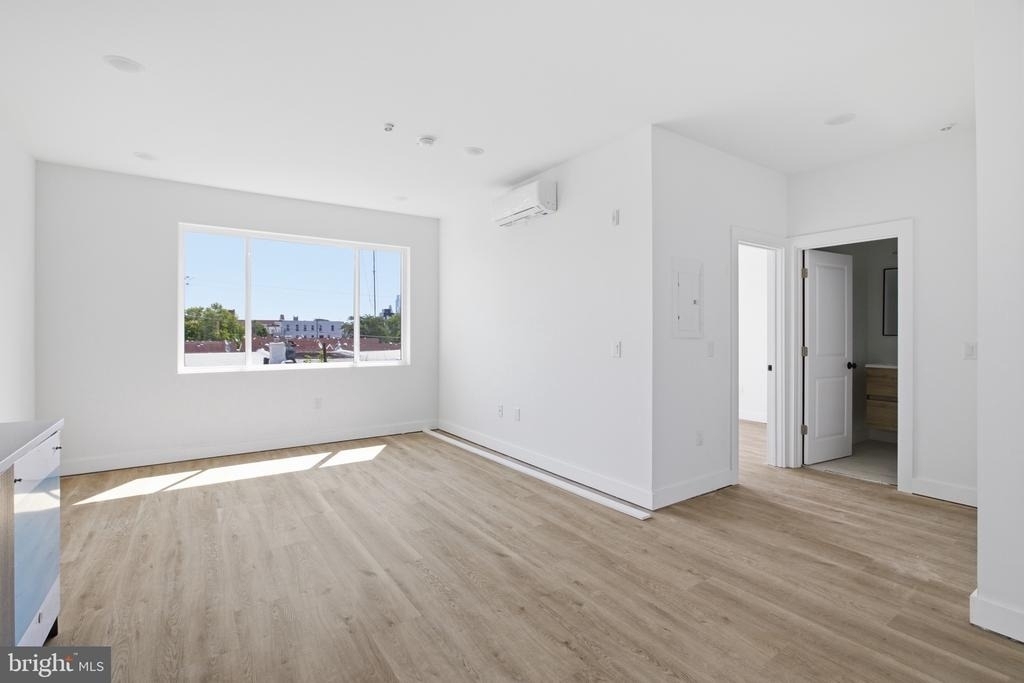 613 N Brooklyn Street - Photo 3
