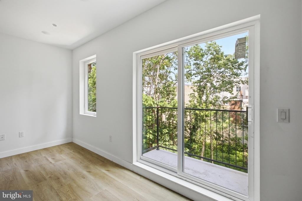 613 N Brooklyn Street - Photo 4