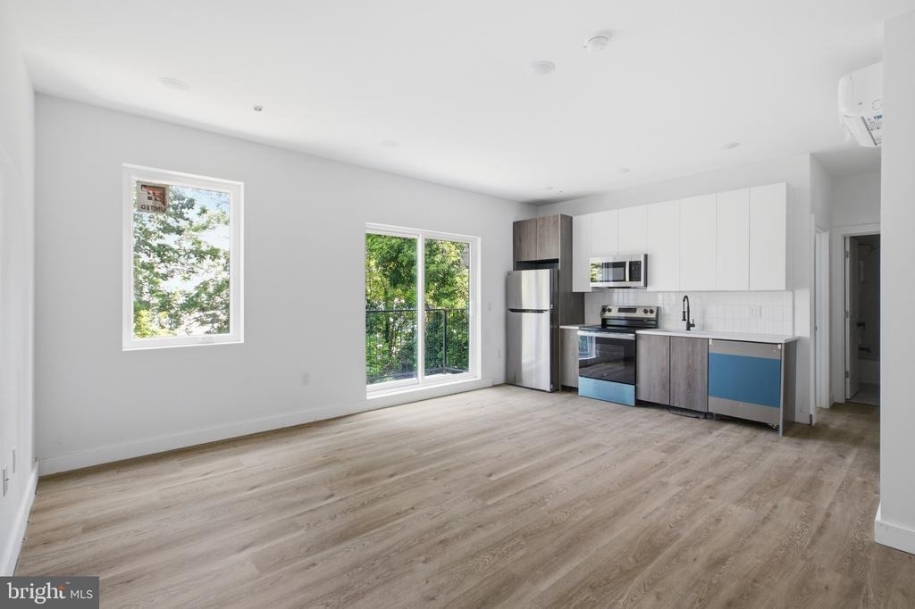 613 N Brooklyn Street - Photo 0