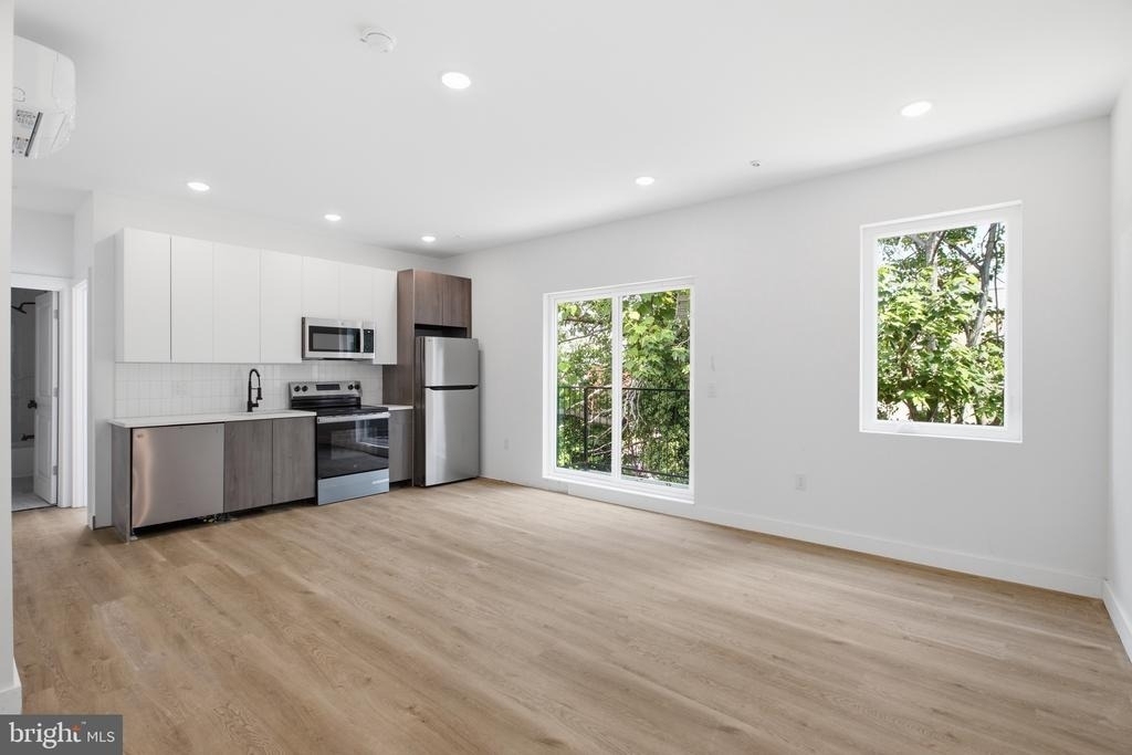 613 N Brooklyn Street - Photo 0