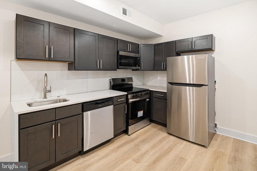 5217 Warren Street - Photo 2