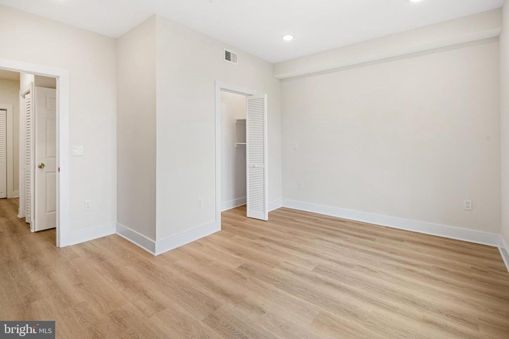 5217 Warren Street - Photo 4
