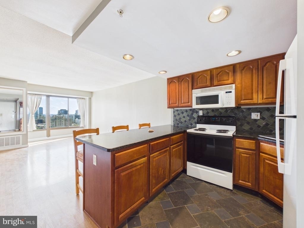 2001 Hamilton Street - Photo 10