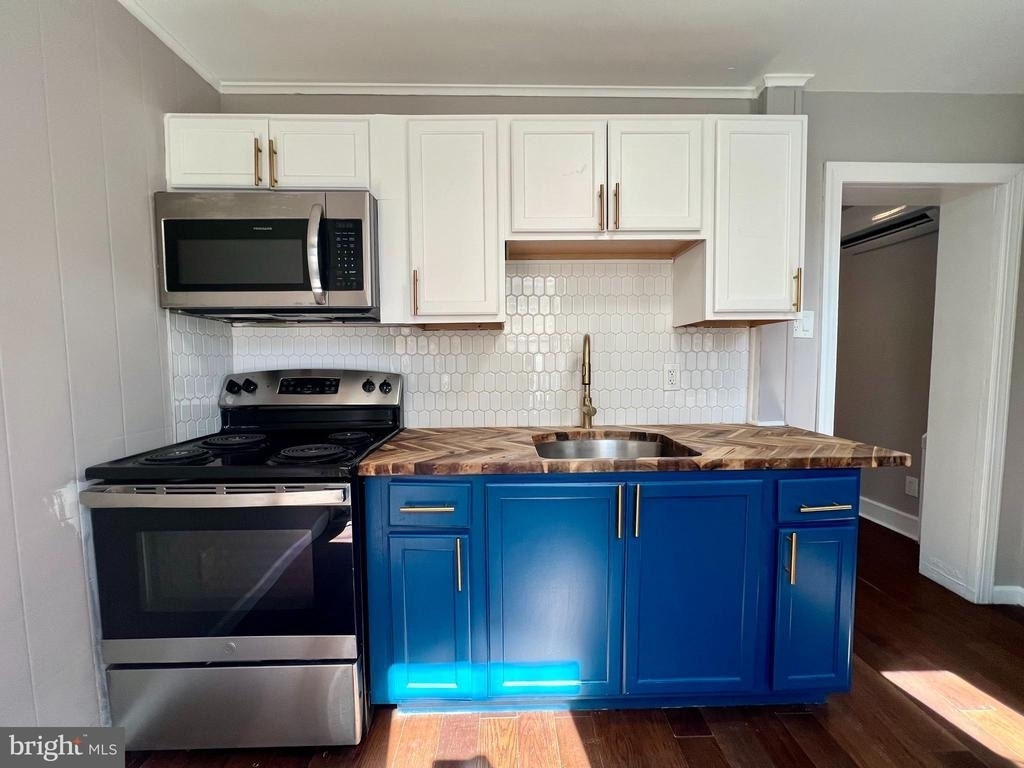 2022 W Toronto Street - Photo 0