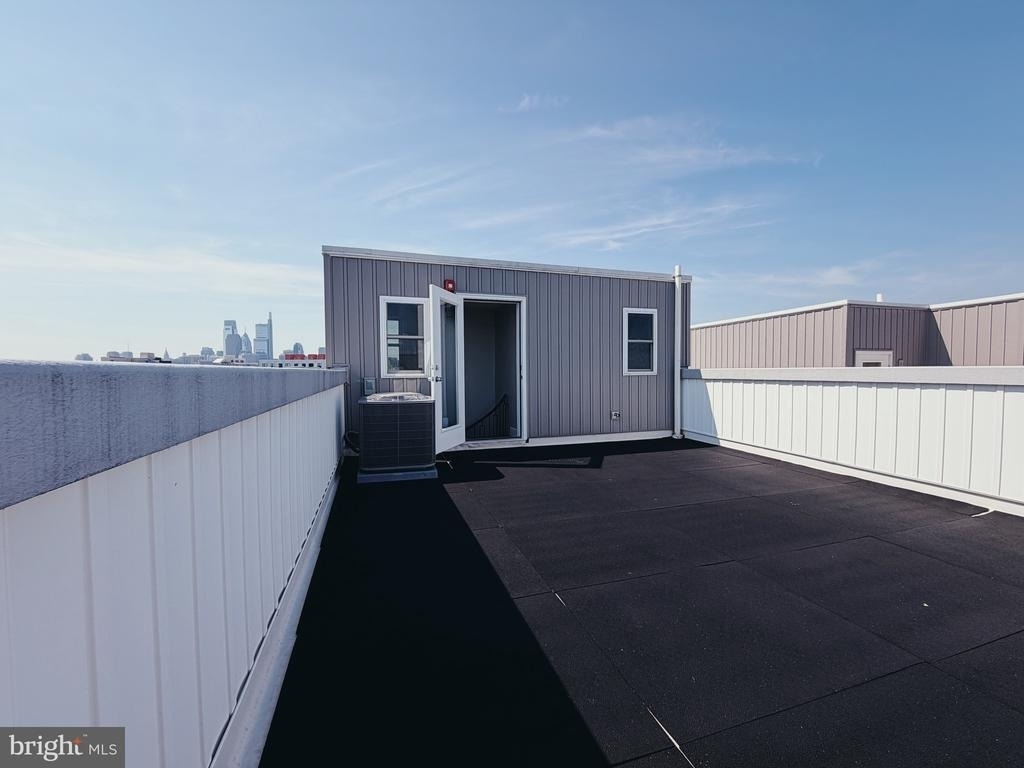2720 W Thompson Street - Photo 0