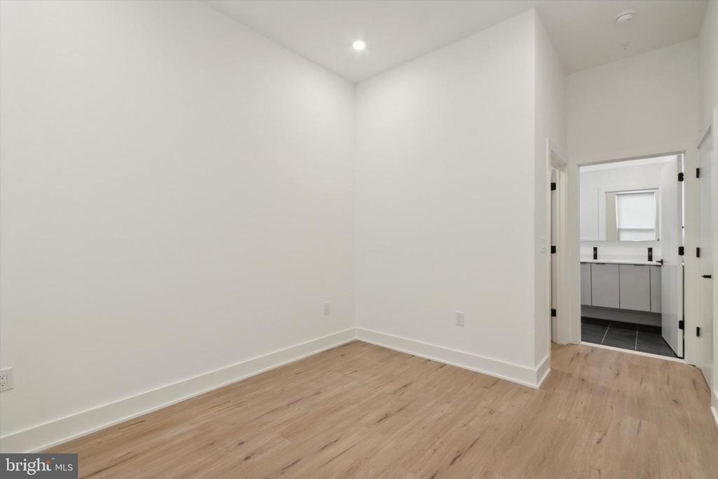 139 W Chelten Avenue - Photo 35