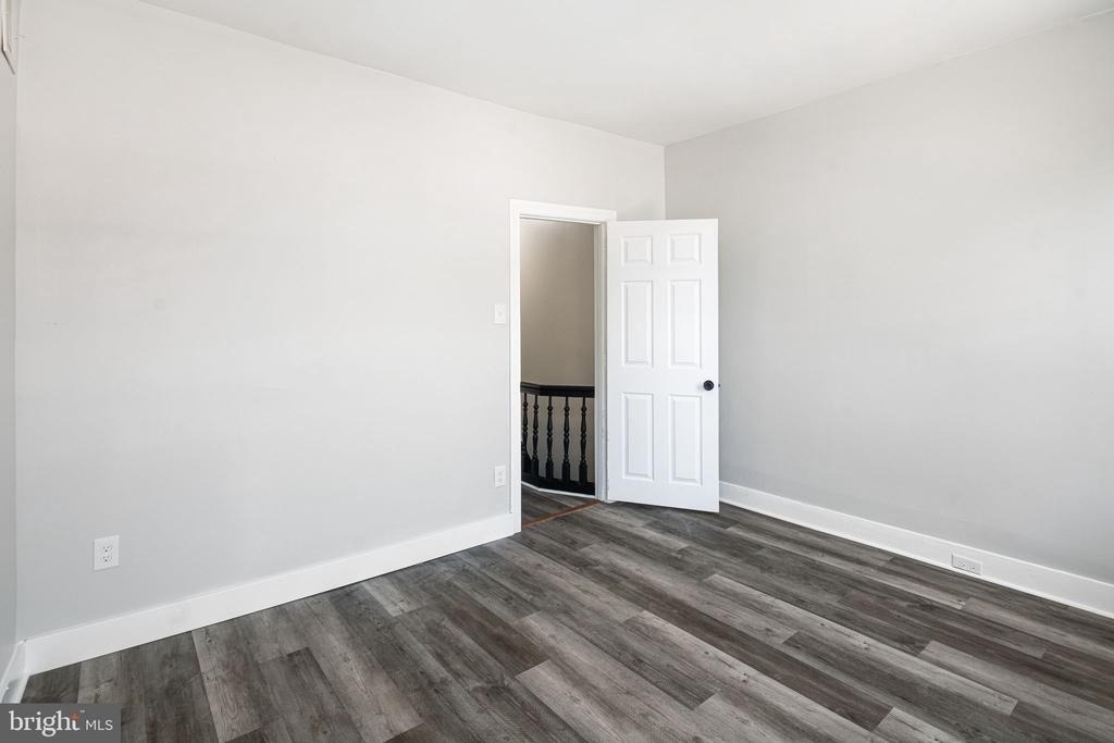 3836 Wyalusing Avenue - Photo 10