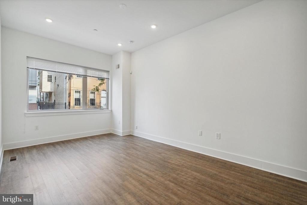 1328 N Franklin Street - Photo 3
