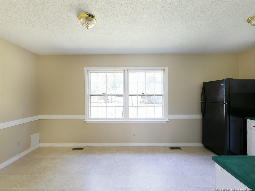 3249 Glenmore Drive - Photo 4