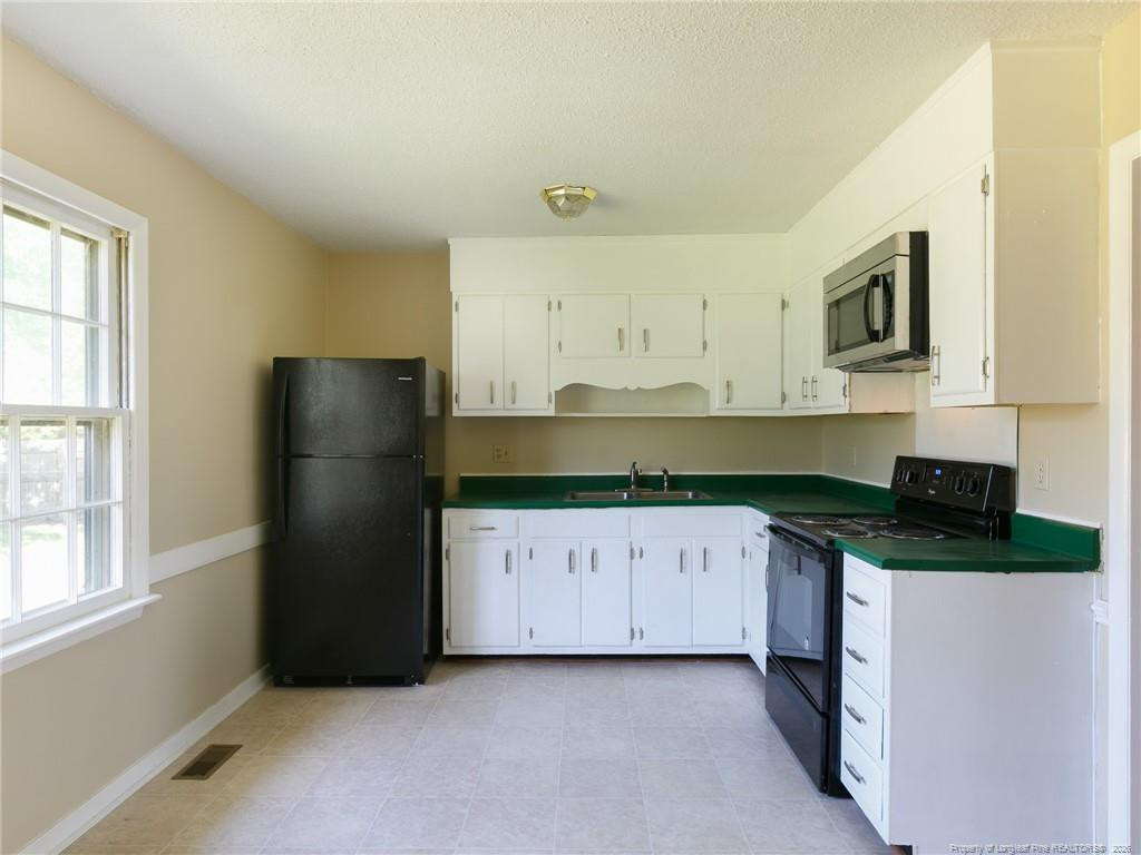 3249 Glenmore Drive - Photo 5