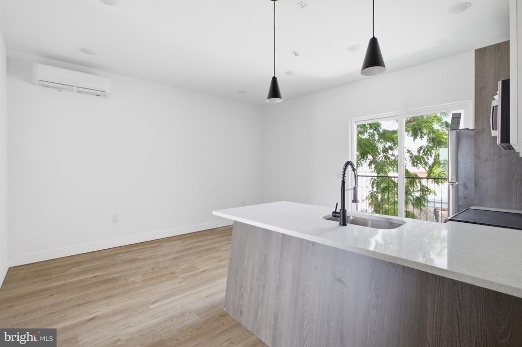 613 N Brooklyn Street - Photo 0