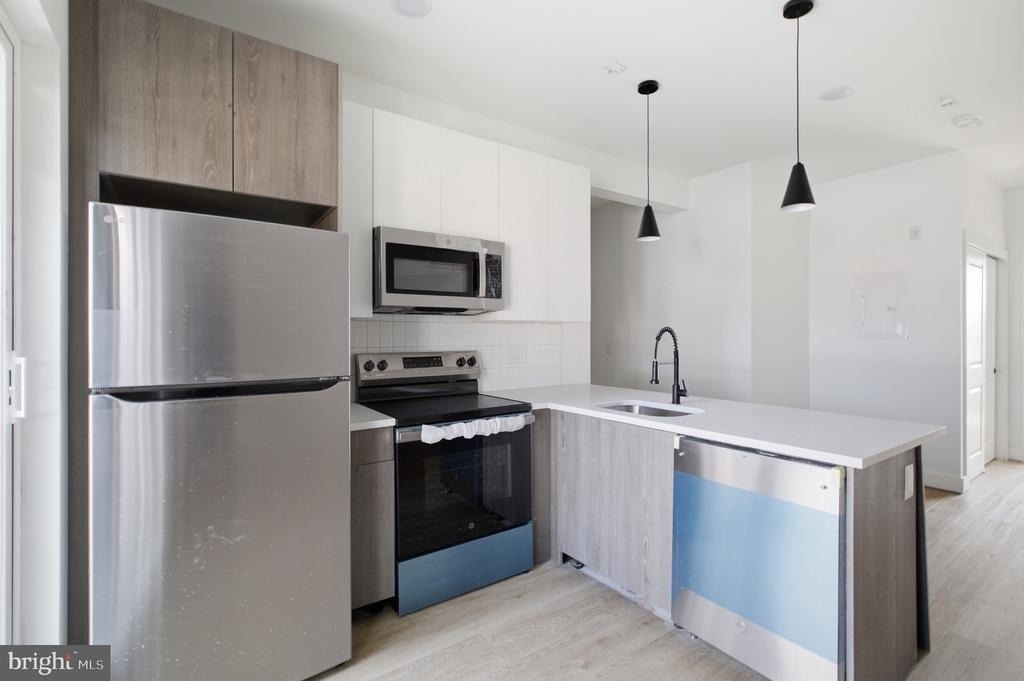 613 N Brooklyn Street - Photo 3