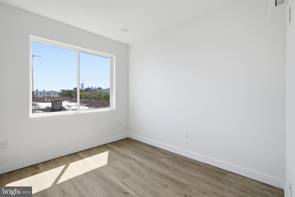 613 N Brooklyn Street - Photo 5