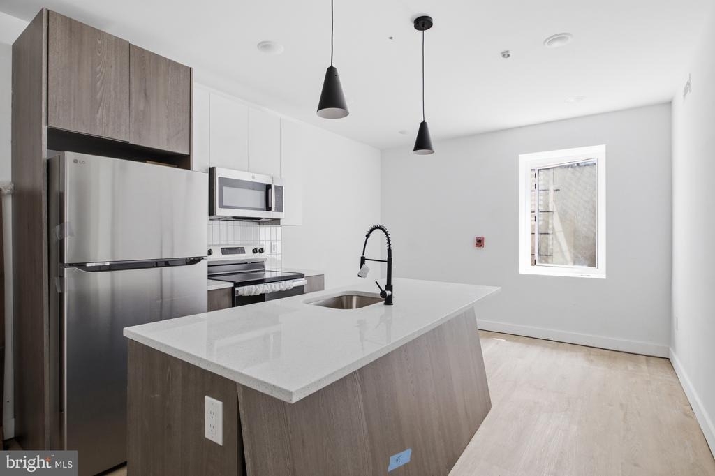 613 N Brooklyn Street - Photo 0