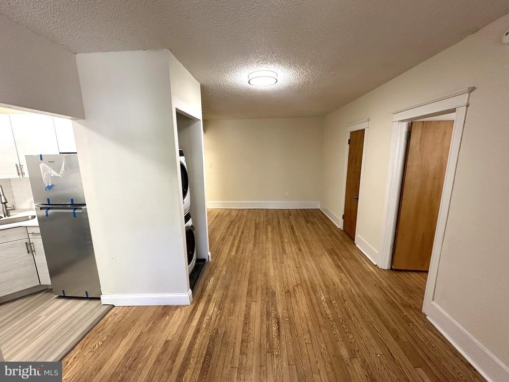 2809 W Queen Lane - Photo 4