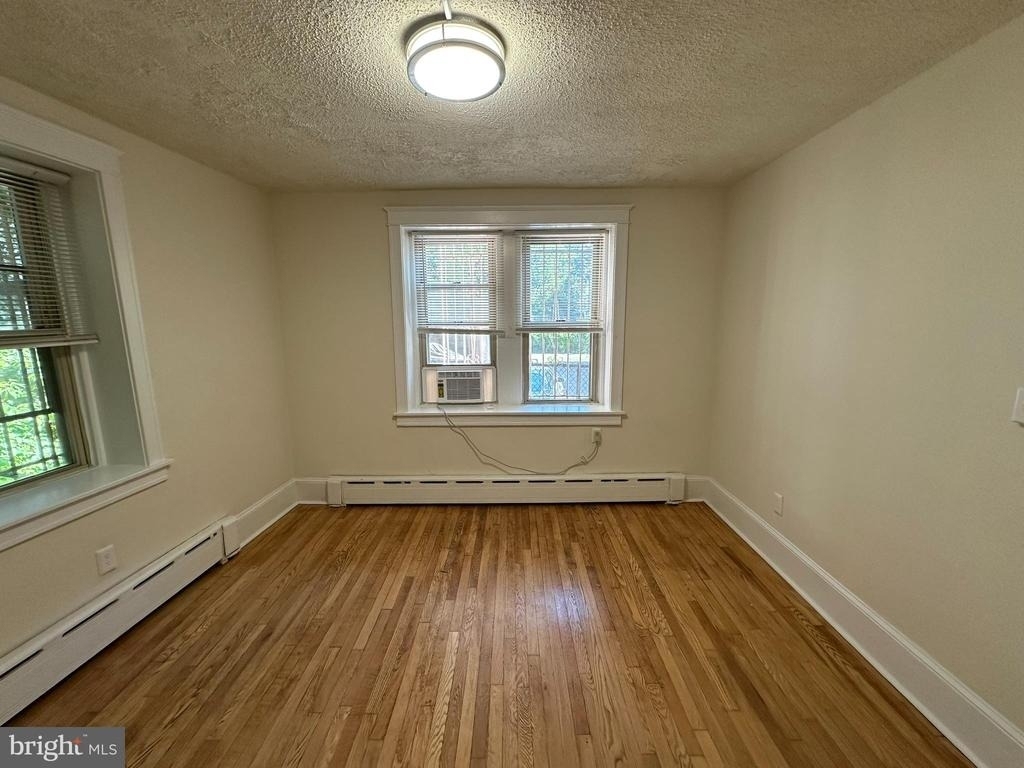 2809 W Queen Lane - Photo 11