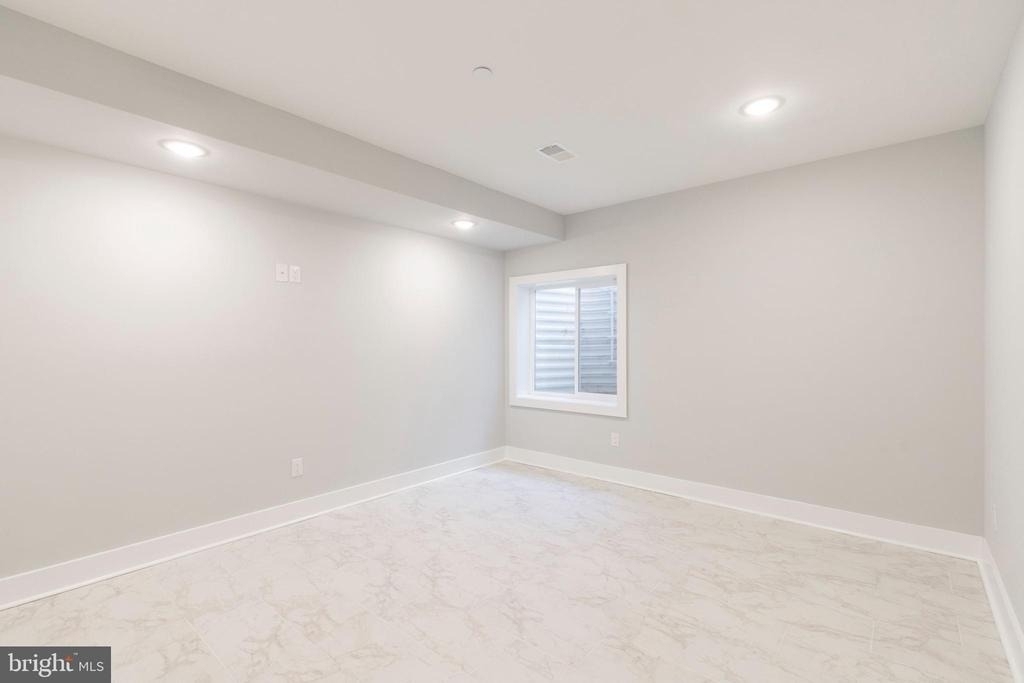 1906 E York Street - Photo 14