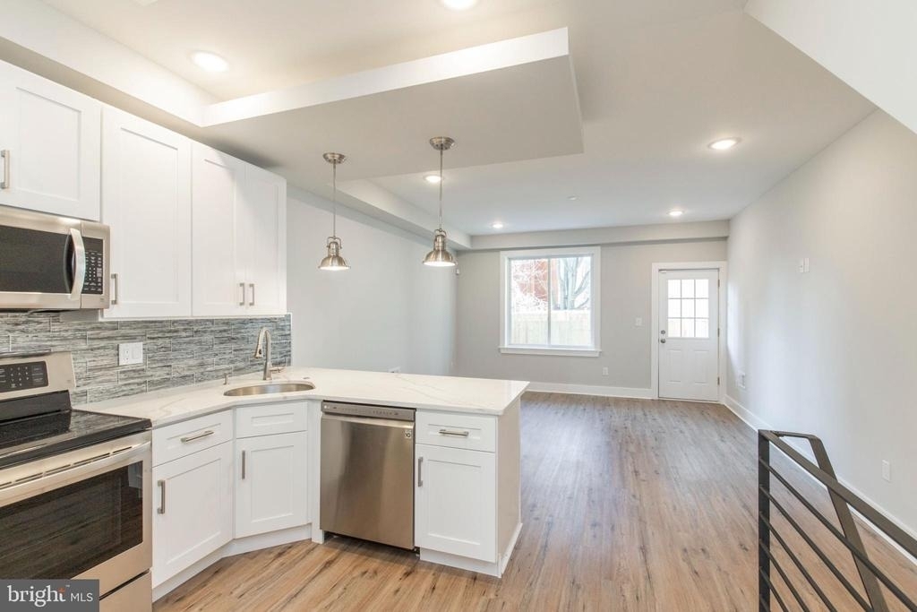 1906 E York Street - Photo 7