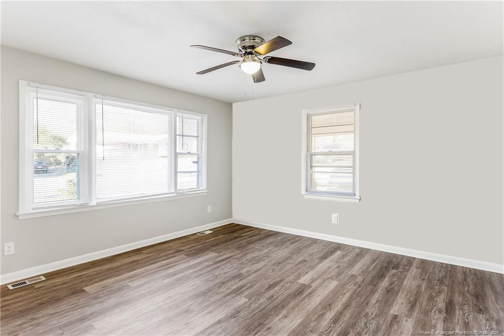 1089 Essex Place - Photo 8
