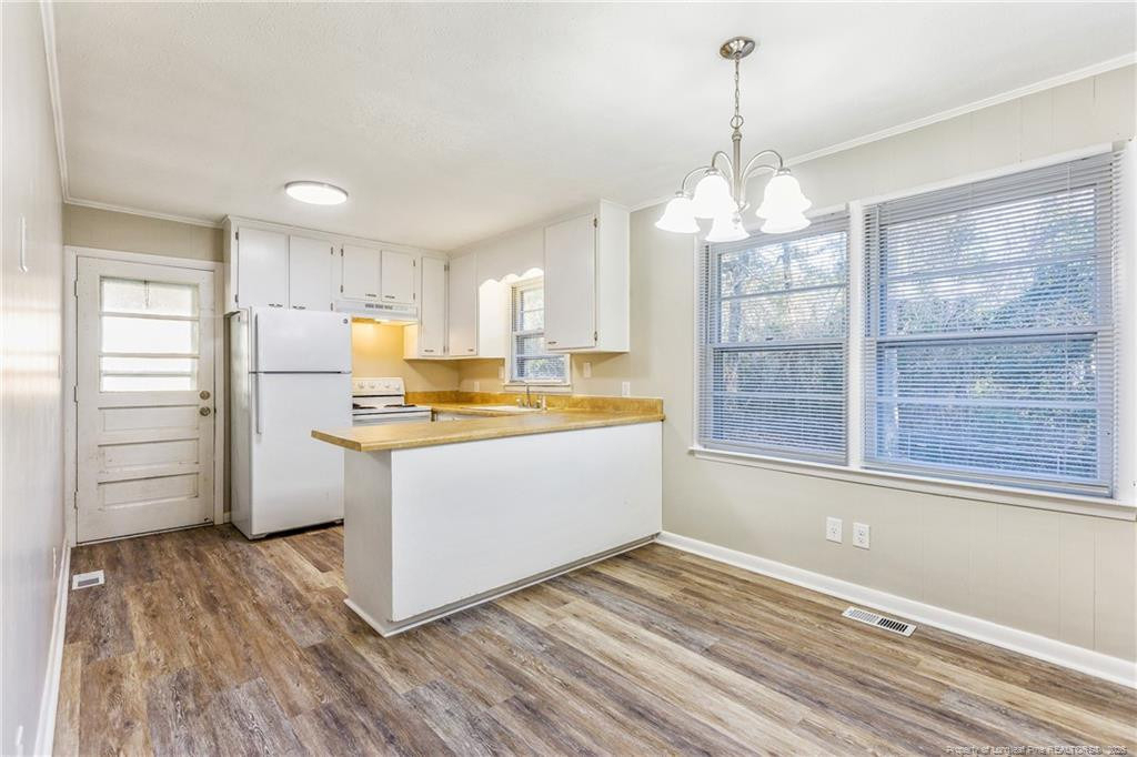 1089 Essex Place - Photo 11