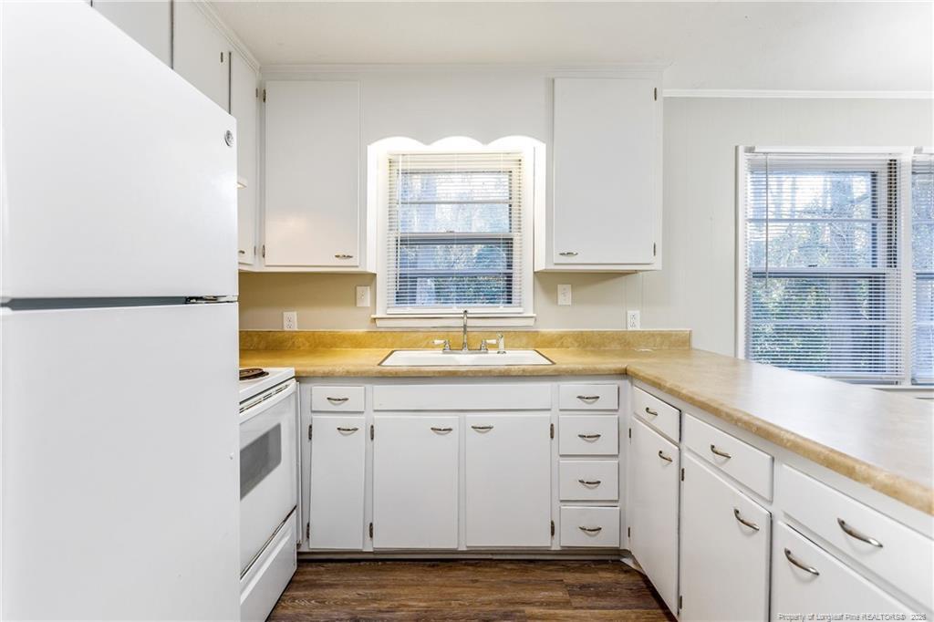 1089 Essex Place - Photo 13