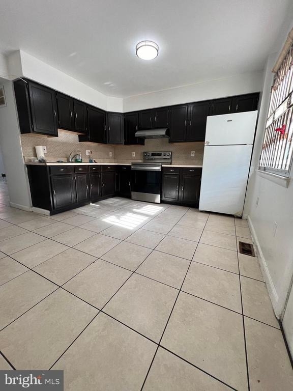 1610 W Diamond Street - Photo 0