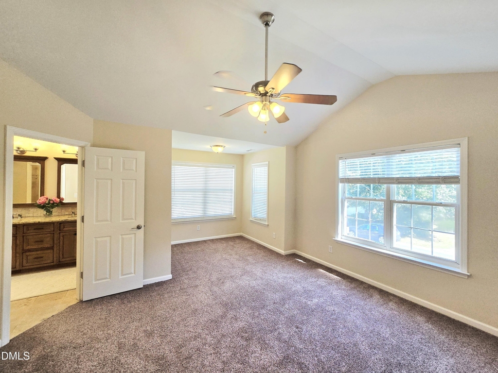 5525 Keowee Way - Photo 6