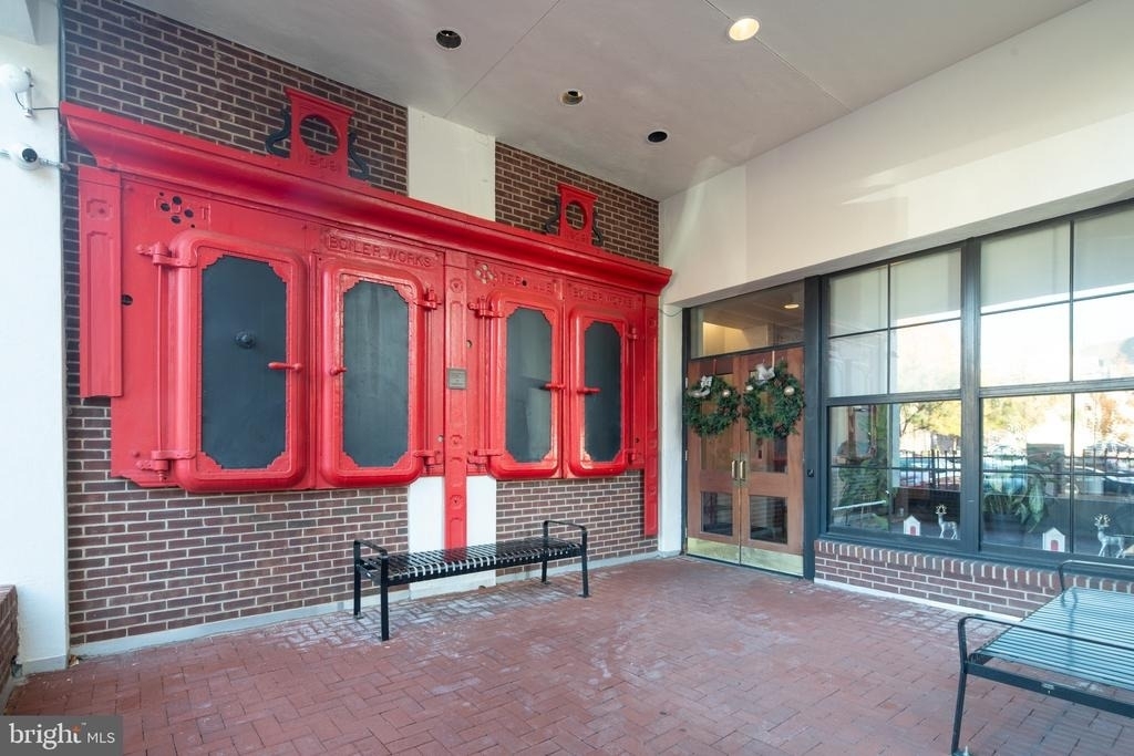 315 New Street - Photo 10