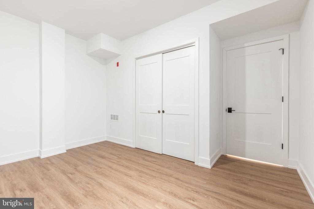 1519 Ridge Avenue - Photo 12
