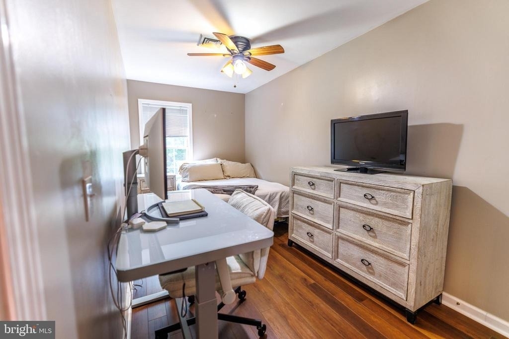276 Parker Avenue - Photo 20