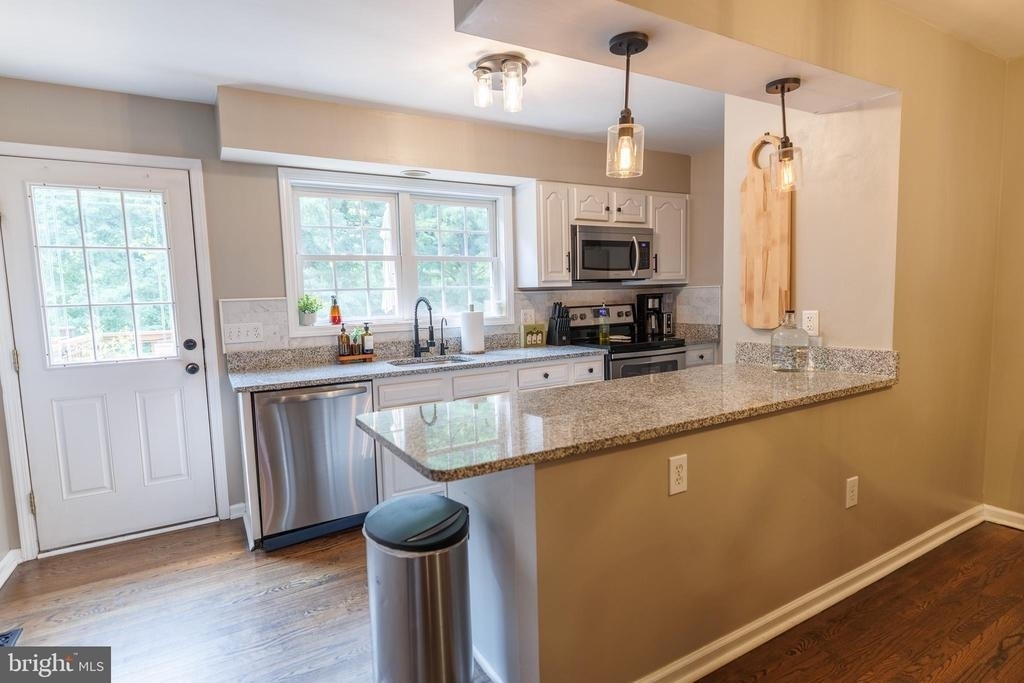 276 Parker Avenue - Photo 6